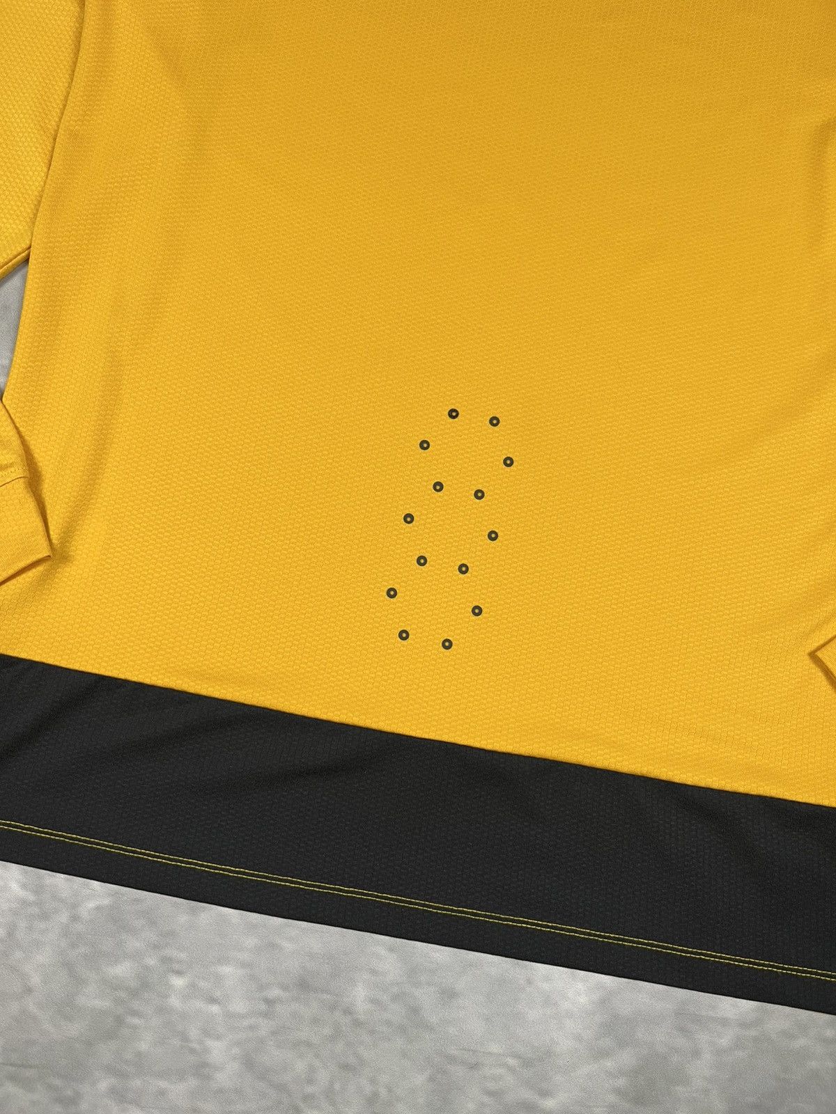 Castore Castore Wolves Pro Training Longsleeve Yellow M (2022-2023) Size US M / EU 48-50 / 2 - 5 Thumbnail