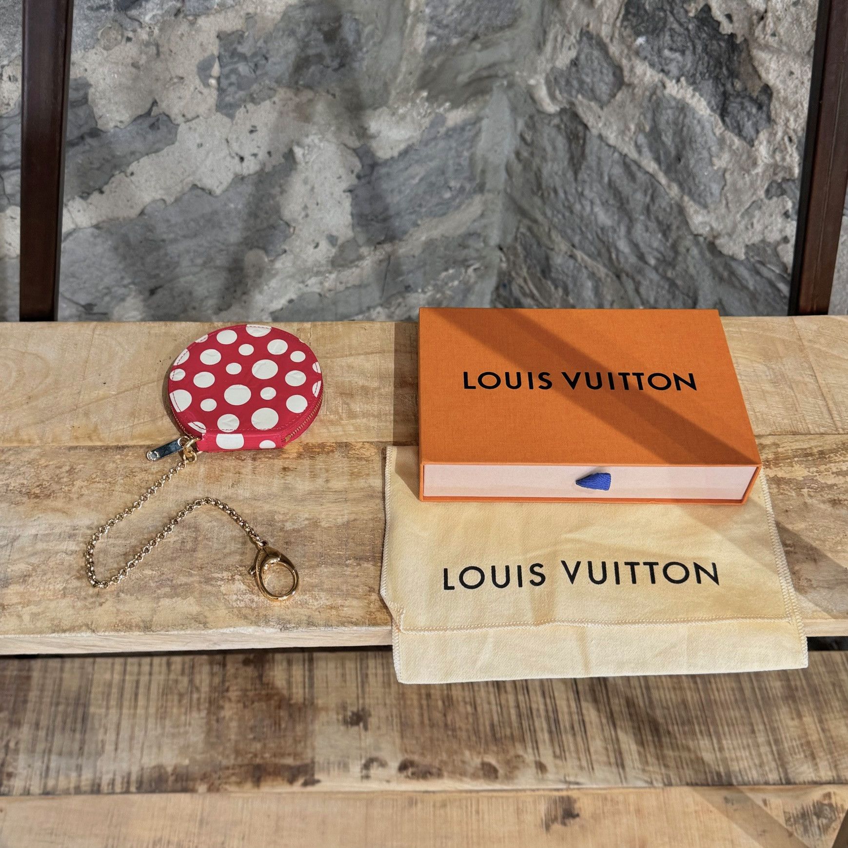 Louis Vuitton × Yayoi Kusama Louis Vuitton X Yayoi Kusama Red Vernis Dot Coin Purse Size ONE SIZE - 11 Thumbnail