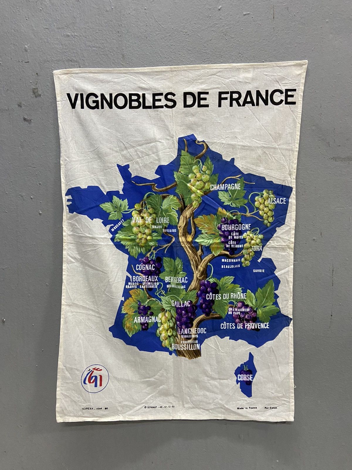 Other VINTAGE 90’s VIGNOBLES DE FRANCE WINE CITY POSTER Size ONE SIZE - 1 Thumbnail