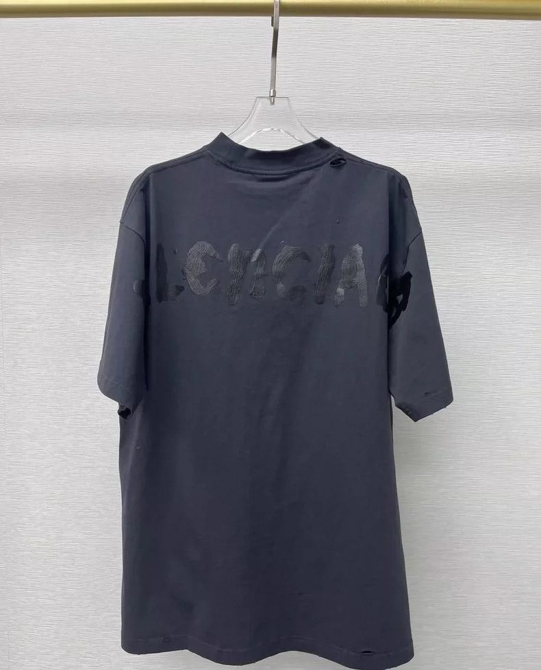 Balenciaga Balenciaga Twist the big logo on the back of the font to m Size US M / EU 48-50 / 2 - 2 Thumbnail
