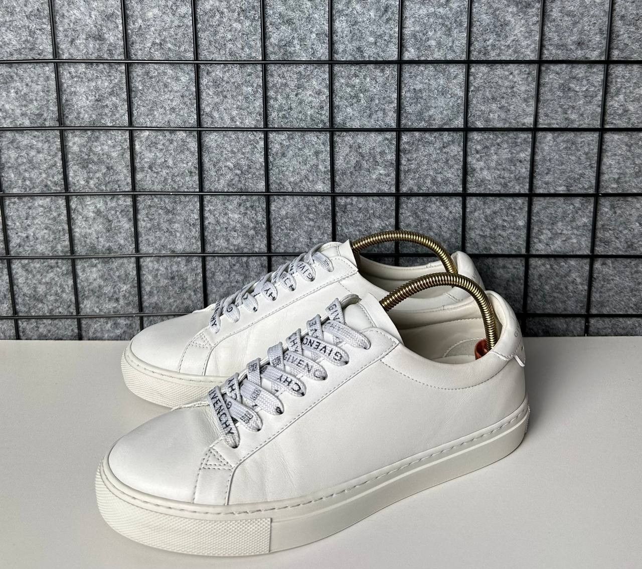 Givenchy × MMW GIVENCHY MONUMENTAL MALLOW LOW “SHINY RUBBER