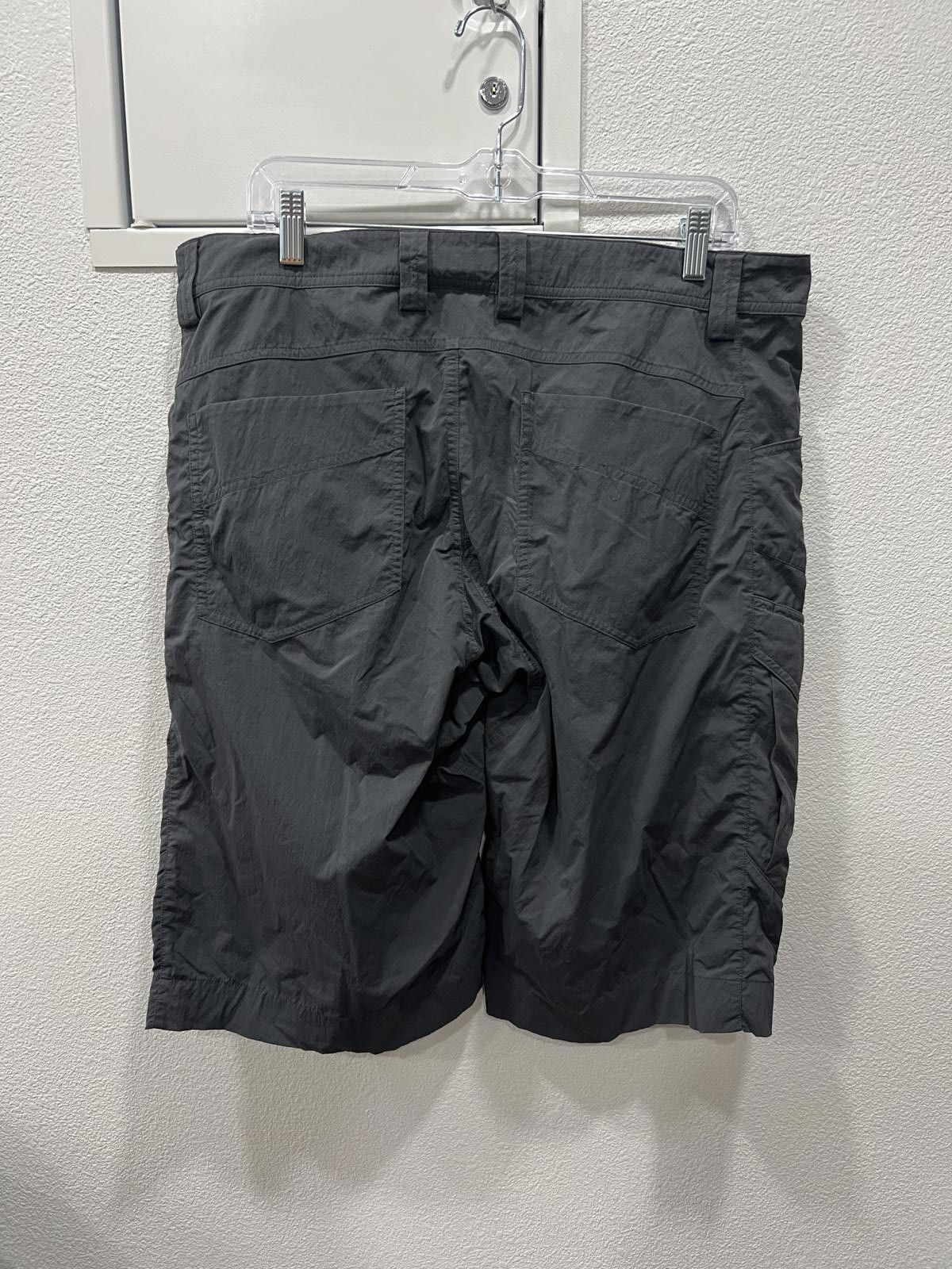 Arc'teryx Older Arc'teryx Cargo Shorts Size US 34 / EU 50 - 4 Thumbnail