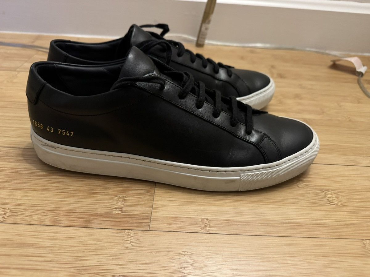 Common Projects Common Projects Achilles Low - black/white size 43 Size US 10 / EU 43 - 1 Thumbnail