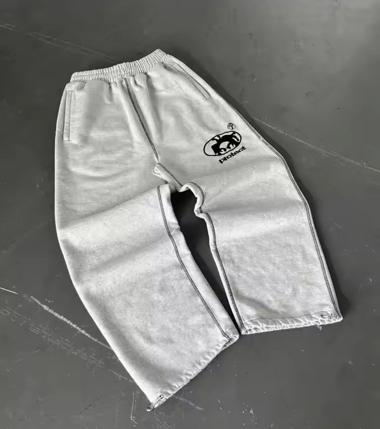 Japanese Brand Letter Embroidery Baggy Sweatpants Men Size US 30 / EU 46 - 2 Thumbnail