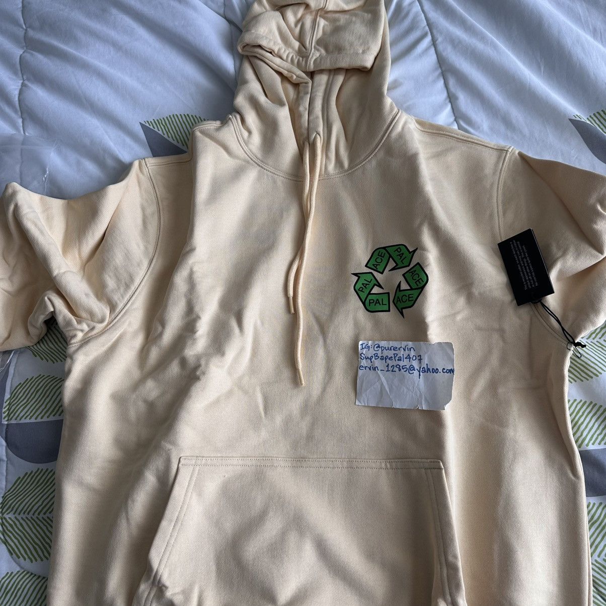 Palace P-Cycle Hood Oatmeal size Large Size US L / EU 52-54 / 3 - 4 Thumbnail