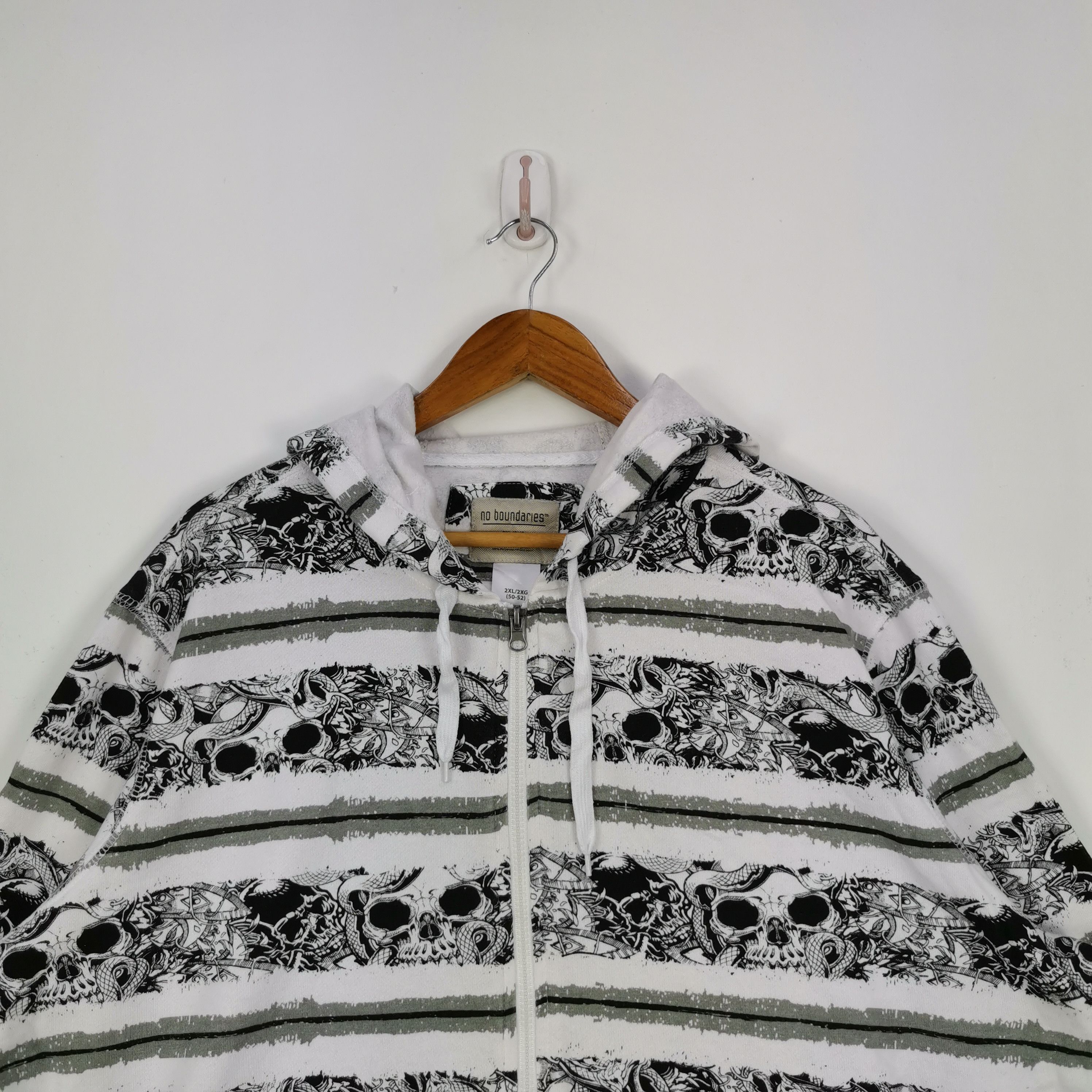 Japanese Brand Vintage 90s Skulls Dragon Hoodie Sweater Zipper SOLD Size US XXL / EU 58 / 5 - 4 Thumbnail