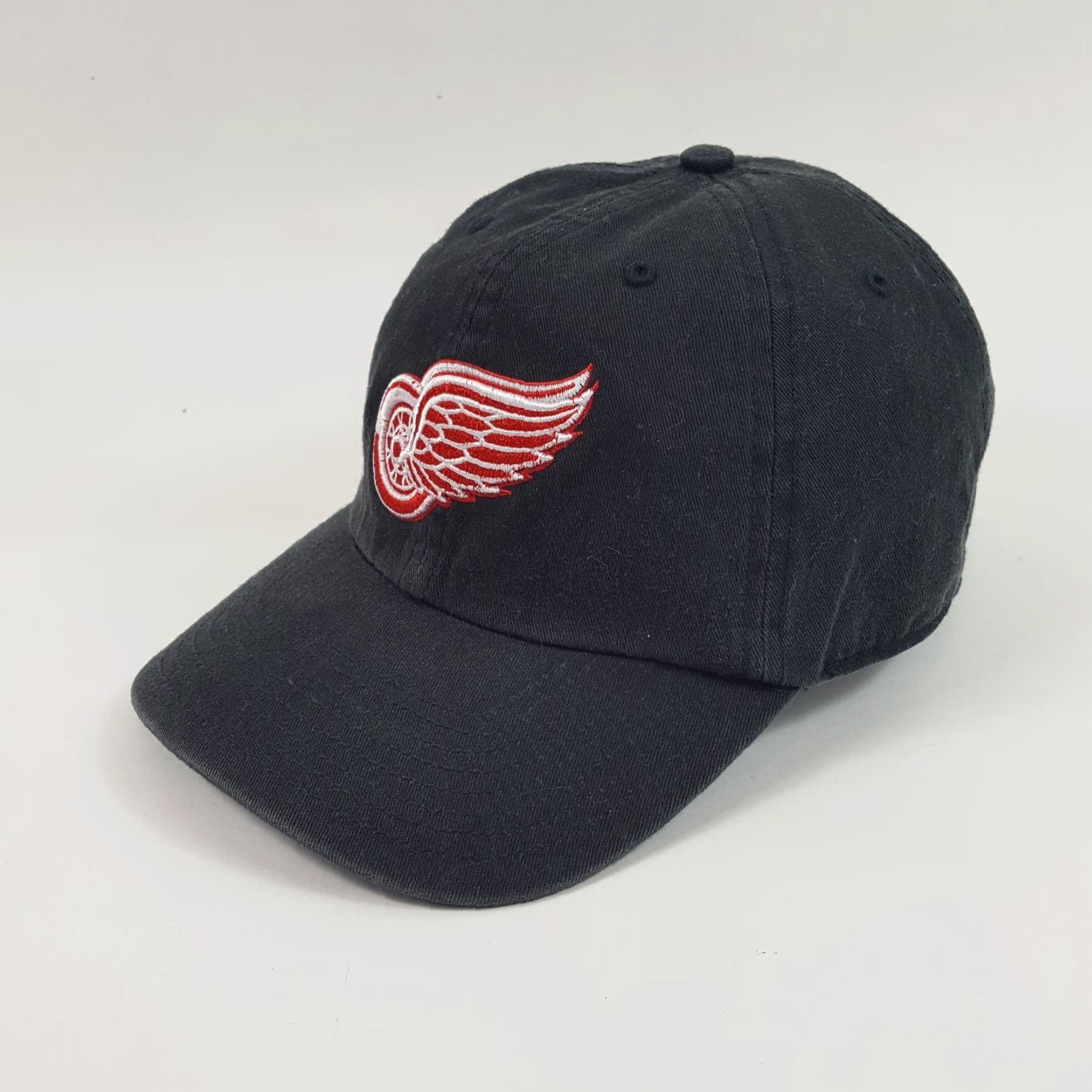 NHL VINTAGE ’47 Detroit Red Wings NHL Baseball Cap Hat Fitted Size M Black Twill Retro 90s Mens Size ONE SIZE - 3 Thumbnail