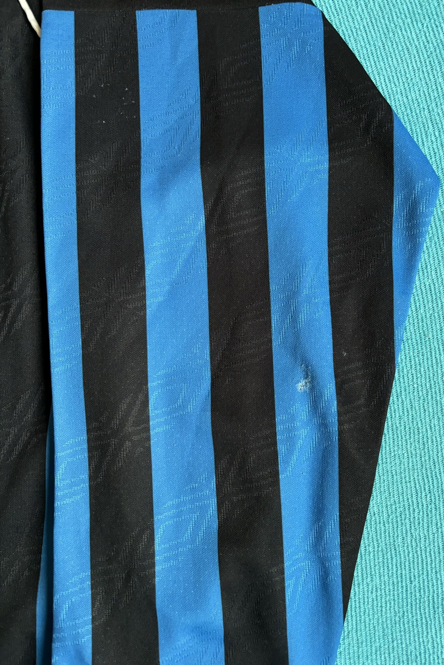 Umbro Template Umbro 9 Football Jersey sizes. XL Size US XL / EU 56 / 4 - 13 Thumbnail
