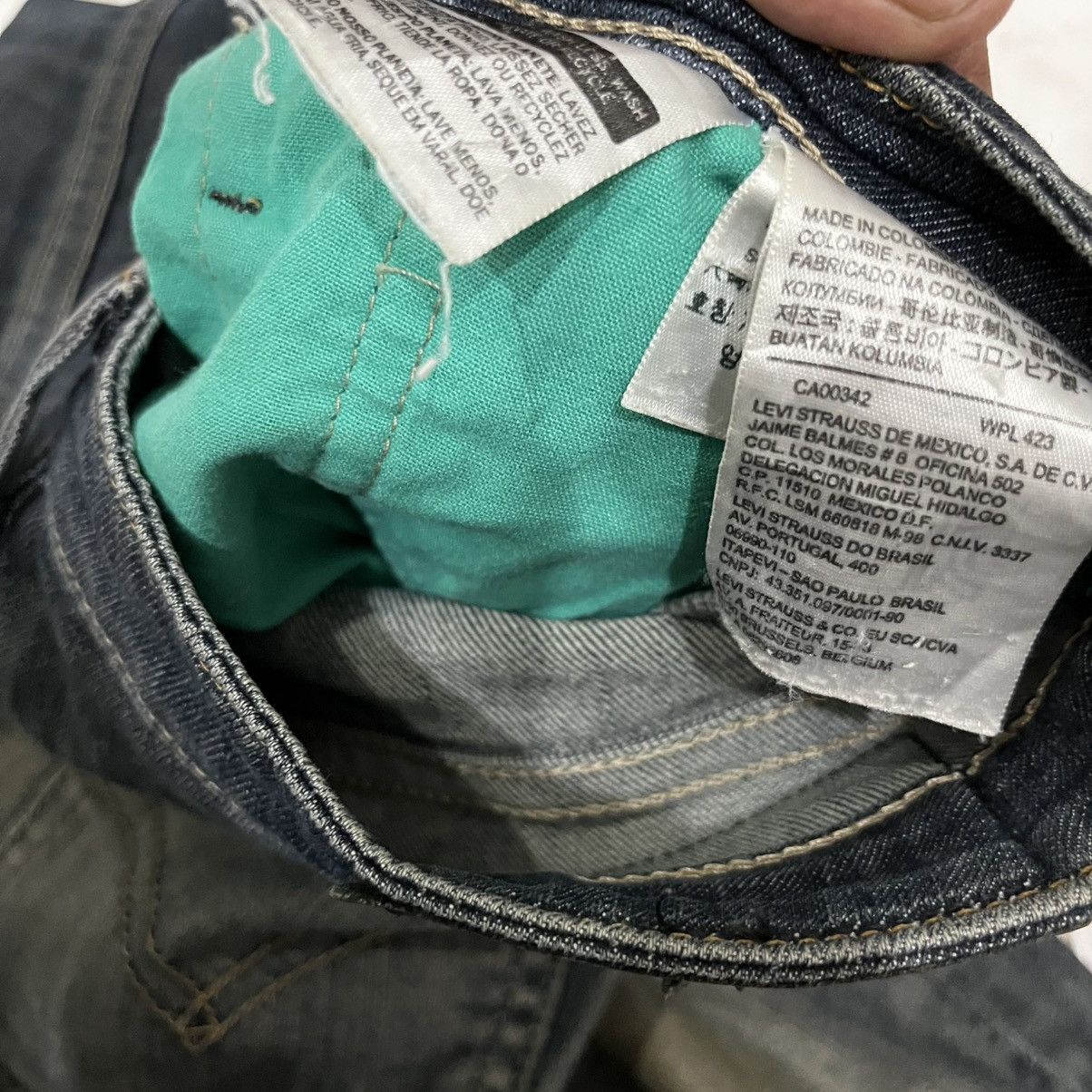 Japanese Brand Vintage Y2K Levi’s Distressed Denim Jeans Size US 31 - 8 Thumbnail