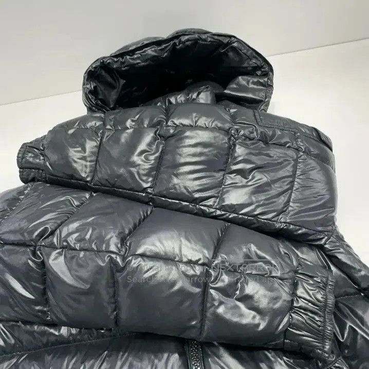 Moncler Moncler Logo Zip Detachable Hood Down Jacket. Size US S / EU 44-46 / 1 - 5 Thumbnail