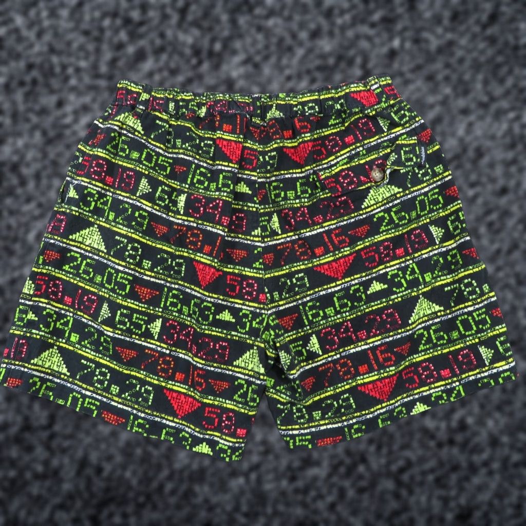 Chubbies Chubbies Shorts Men Medium 5" Black Lime Red Aztec Graphic Tribal Print Geometric Pattern Casual Size US 30 / EU 46 - 1 Thumbnail