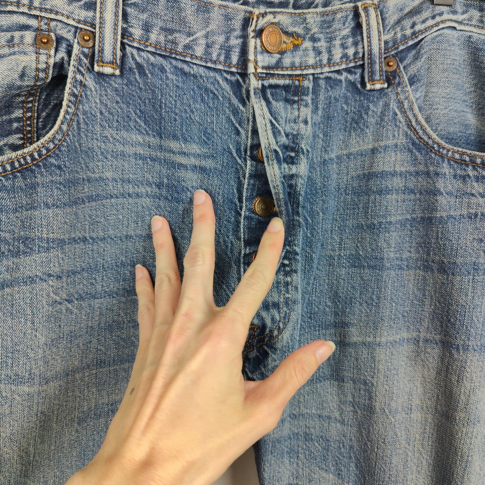 Levi's Vintage 90s Levi's 501 Jeans Mens 38x32 Medium Wash Size US 38 / EU 54 - 3 Thumbnail