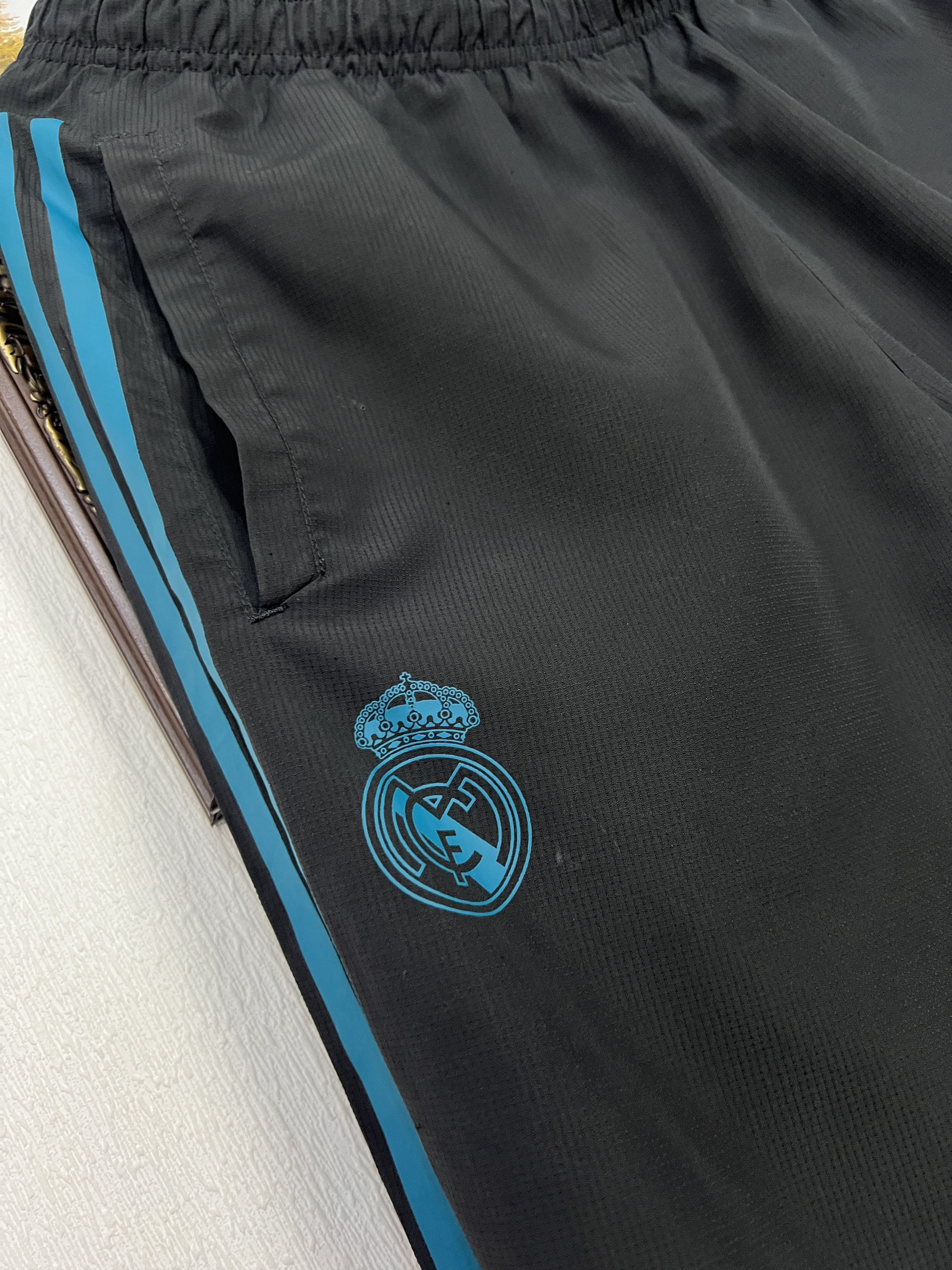 Adidas Vintage Real Madrid Football Track Pants Soccer Sweatpants Size US 32 / EU 48 - 4 Thumbnail