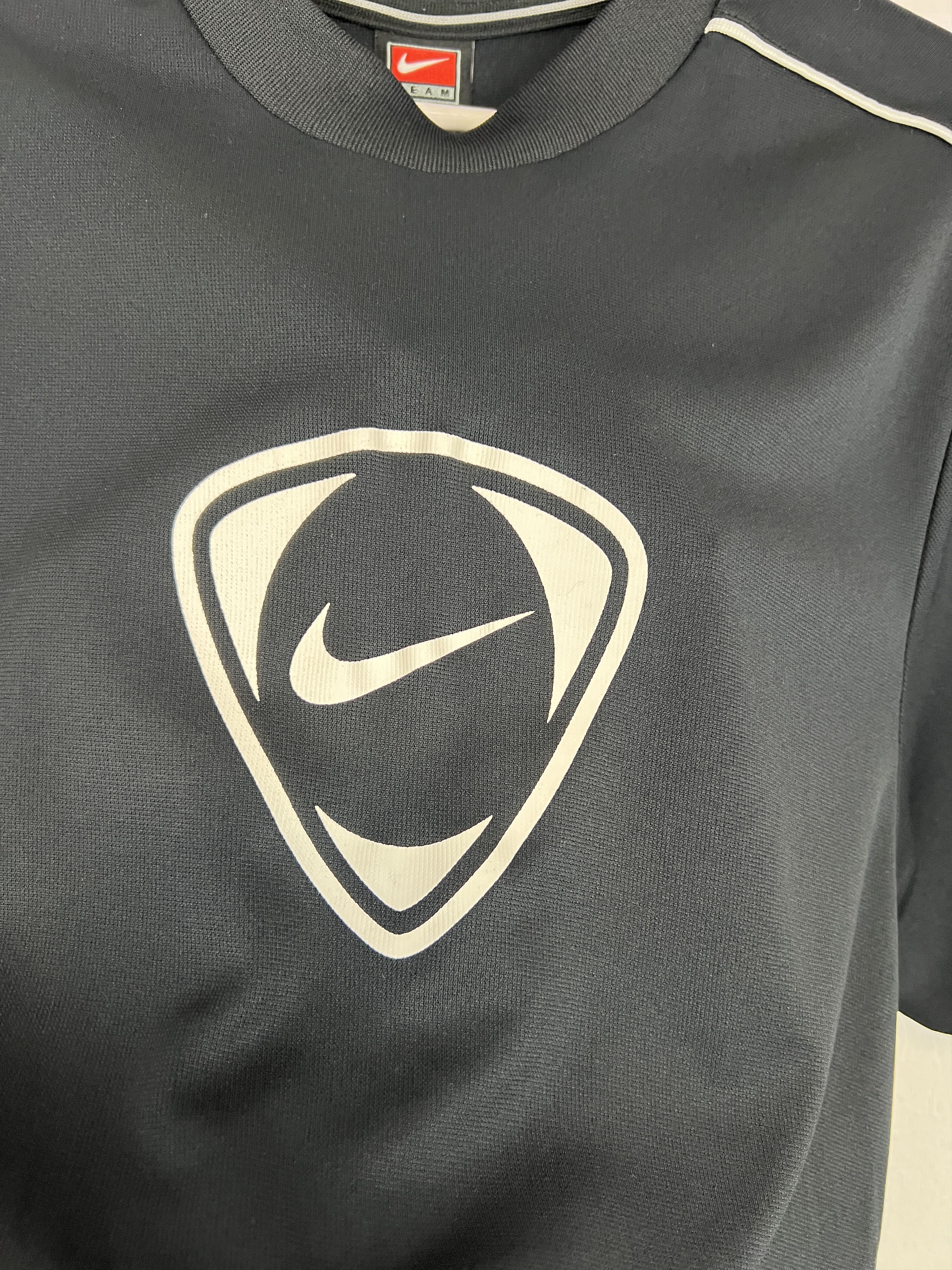Nike Vintage Nike Football Template Big Logo Shirt Black Size US L / EU 52-54 / 3 - 5 Thumbnail
