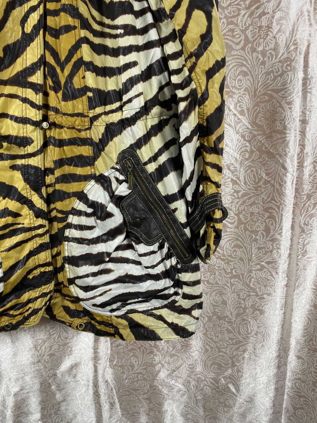 Japanese Brand Vintage La Moda Goji Tiger Print Jacket Y2K Animal Pattern Size L / US 10 / IT 46 - 6 Thumbnail
