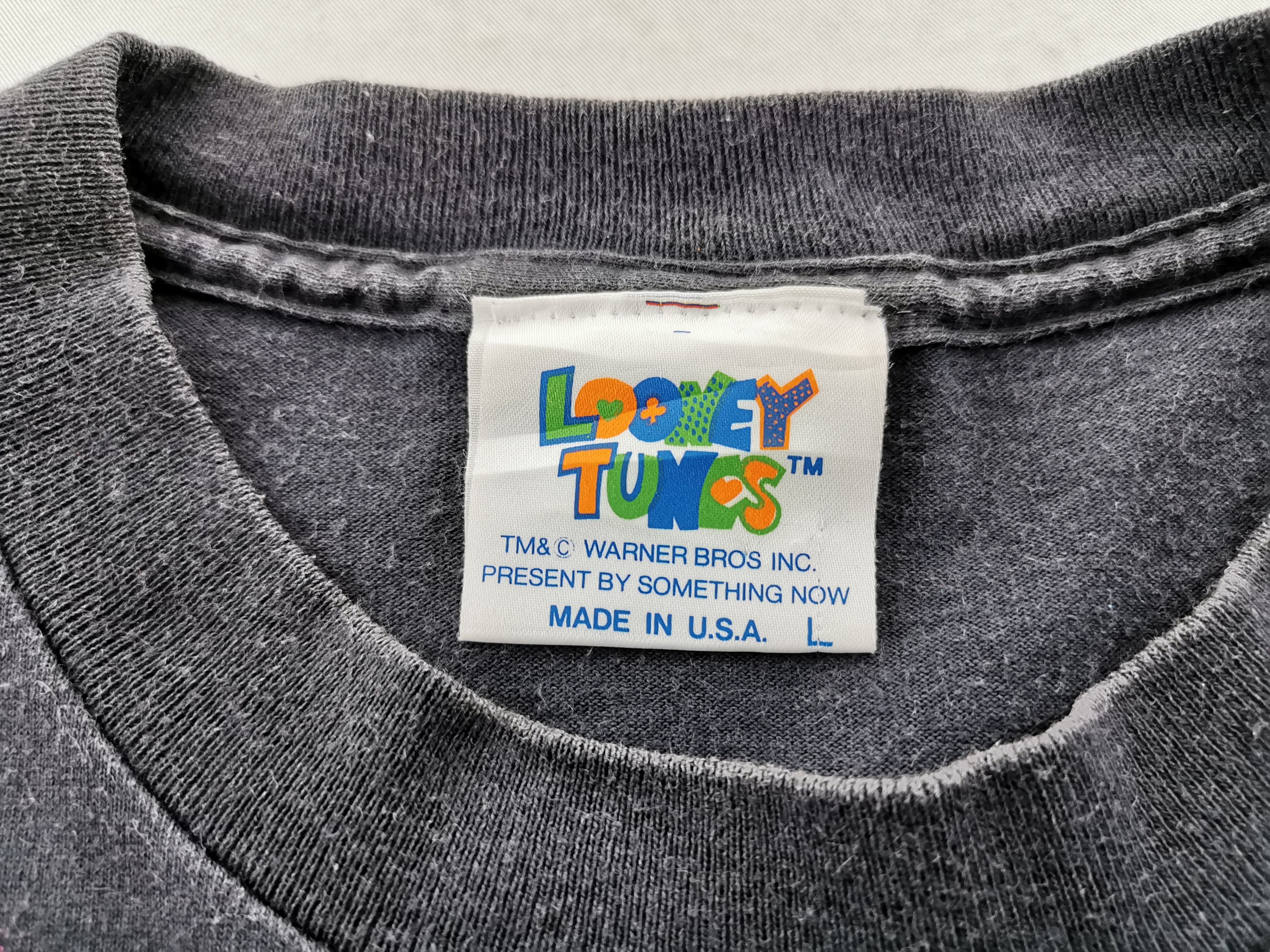 Vintage Vintage 90s Looney Tunes Bugs Bunny Overprint Tee T Shirt Size US L / EU 52-54 / 3 - 6 Thumbnail
