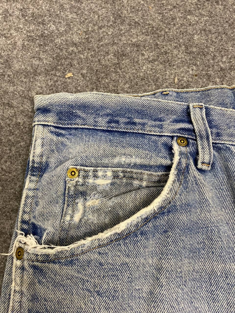 Wrangler vintage wrangler relaxed fit distressed denim Size US 37 - 11 Thumbnail