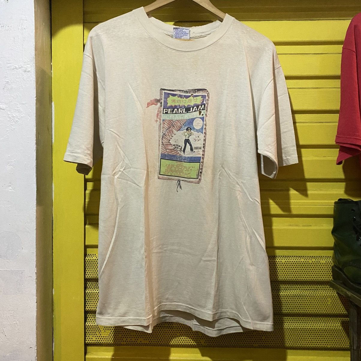 Band Tees × Vintage 90s Thrashed Pearl Jam Tour tee Size US L / EU 52-54 / 3 - 1 Thumbnail