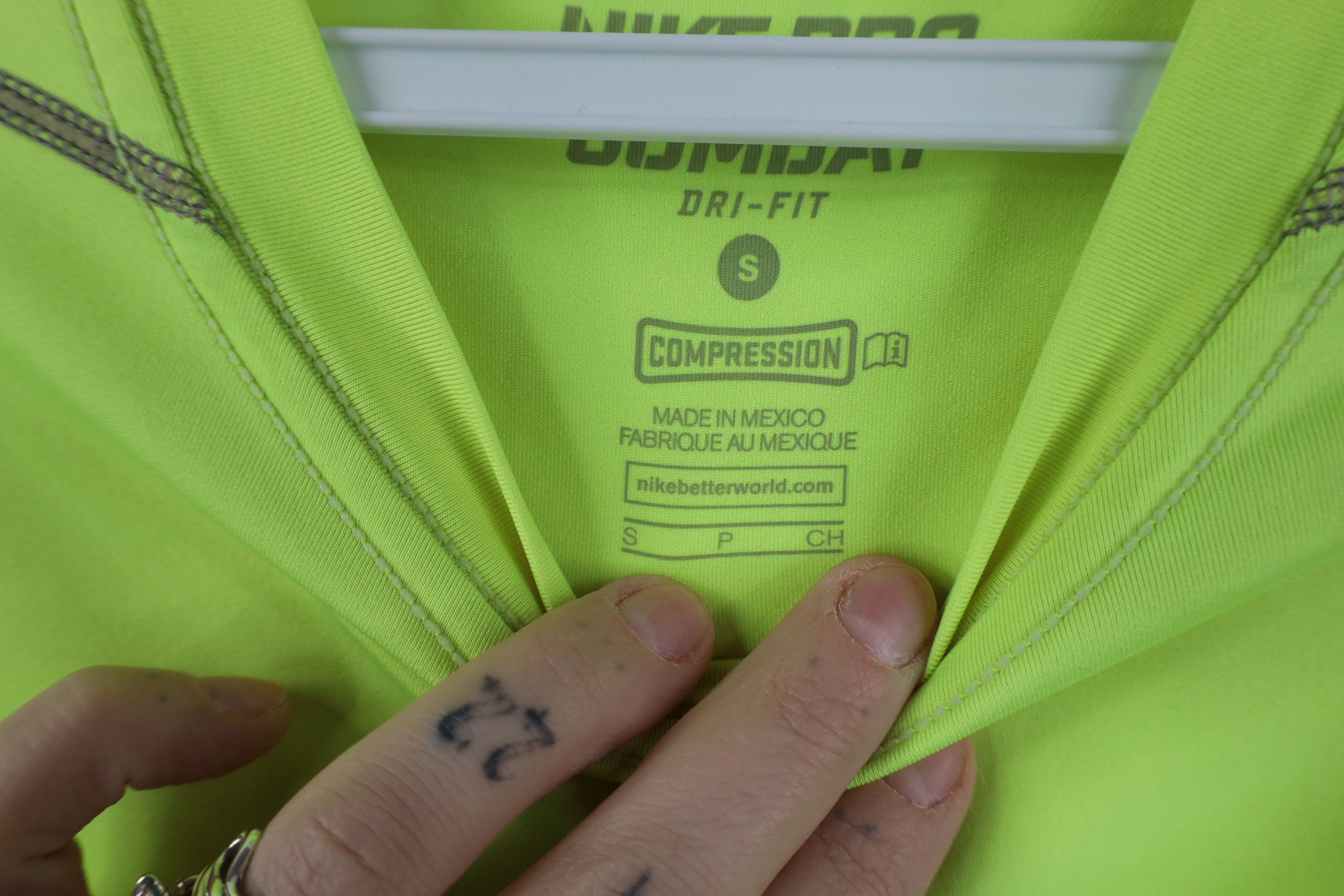 Nike Nike Pro Combat Training Short Sleeve T-Shirt Volt Yellow Size US S / EU 44-46 / 1 - 10 Thumbnail