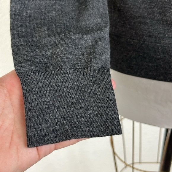 Prada Prada Marled Heathered Gray V-Neck Sweater Wool Made in Ital Size XS / US 0-2 / IT 36-38 - 3 Thumbnail