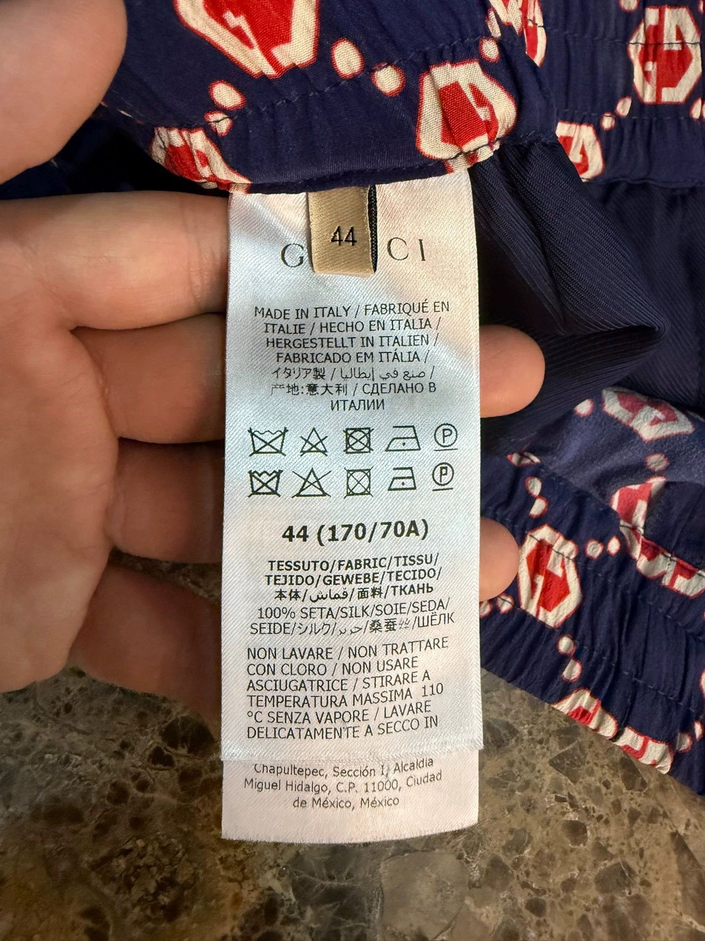 Gucci Gucci Oversized Silk Full Logo Shorts Size 44 Size US 28 / EU 44 - 3 Thumbnail
