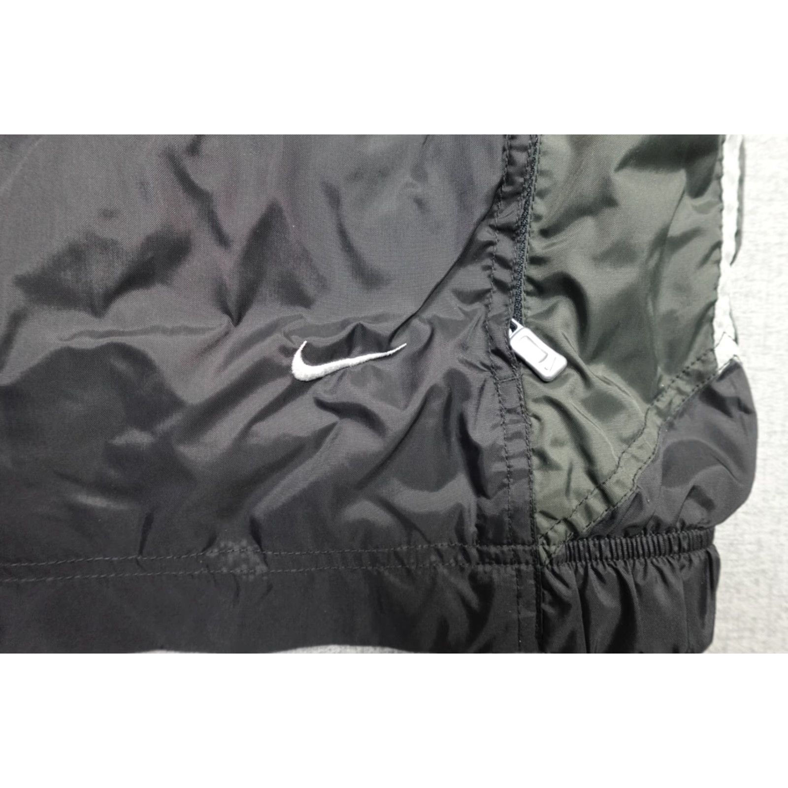 Nike VINTAGE Nike Windbreaker Jacket Mens XL Black Swoosh Swishy Lightweight Track Size US XL / EU 56 / 4 - 2 Thumbnail