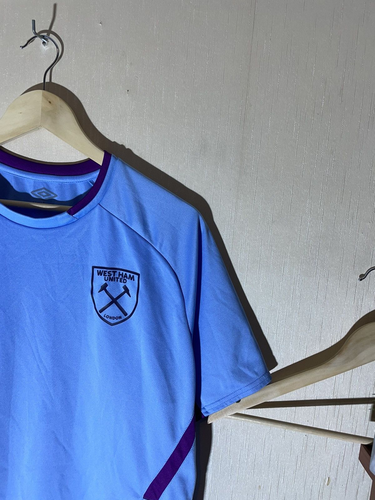 Umbro Umbro West Ham United soccer jersey Size US XL / EU 56 / 4 - 2 Thumbnail