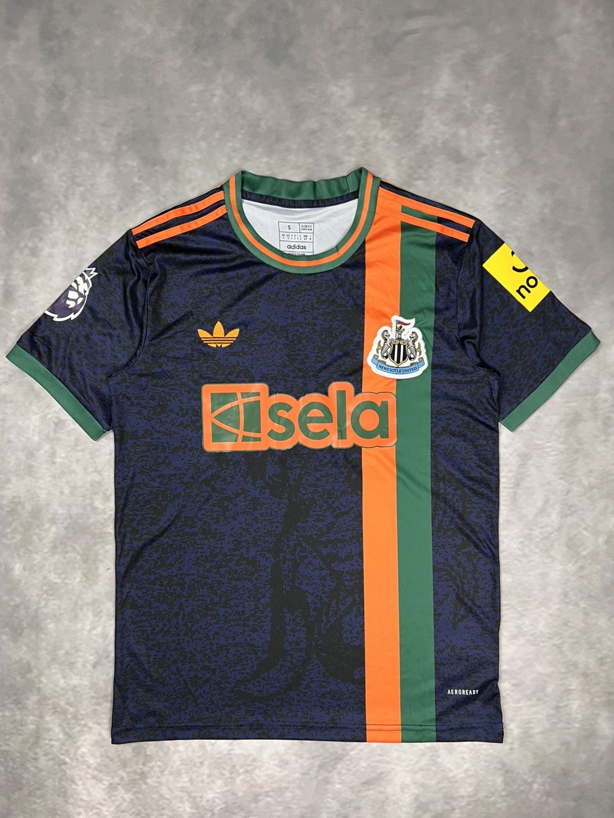 Adidas Newcastle United 2025-26 Jersey ISAK #14 Adidas Retro Sz S Size US S / EU 44-46 / 1 - 4 Thumbnail