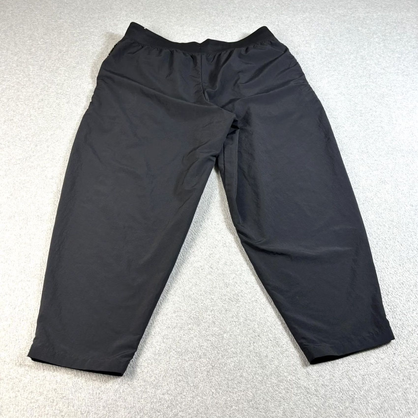 Nike Nike High Waist Curve Pants Women XL Black Ankle Cropped Jogger Comfy Athleisure Size 40" / US 18 - 2 Thumbnail