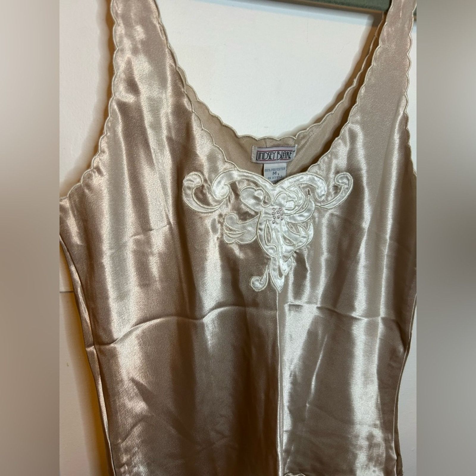 Other Nwt Lindsey Blake Vintage Tan Satin Embroidered Camisole Top Size M / US 6-8 / IT 42-44 - 4 Thumbnail
