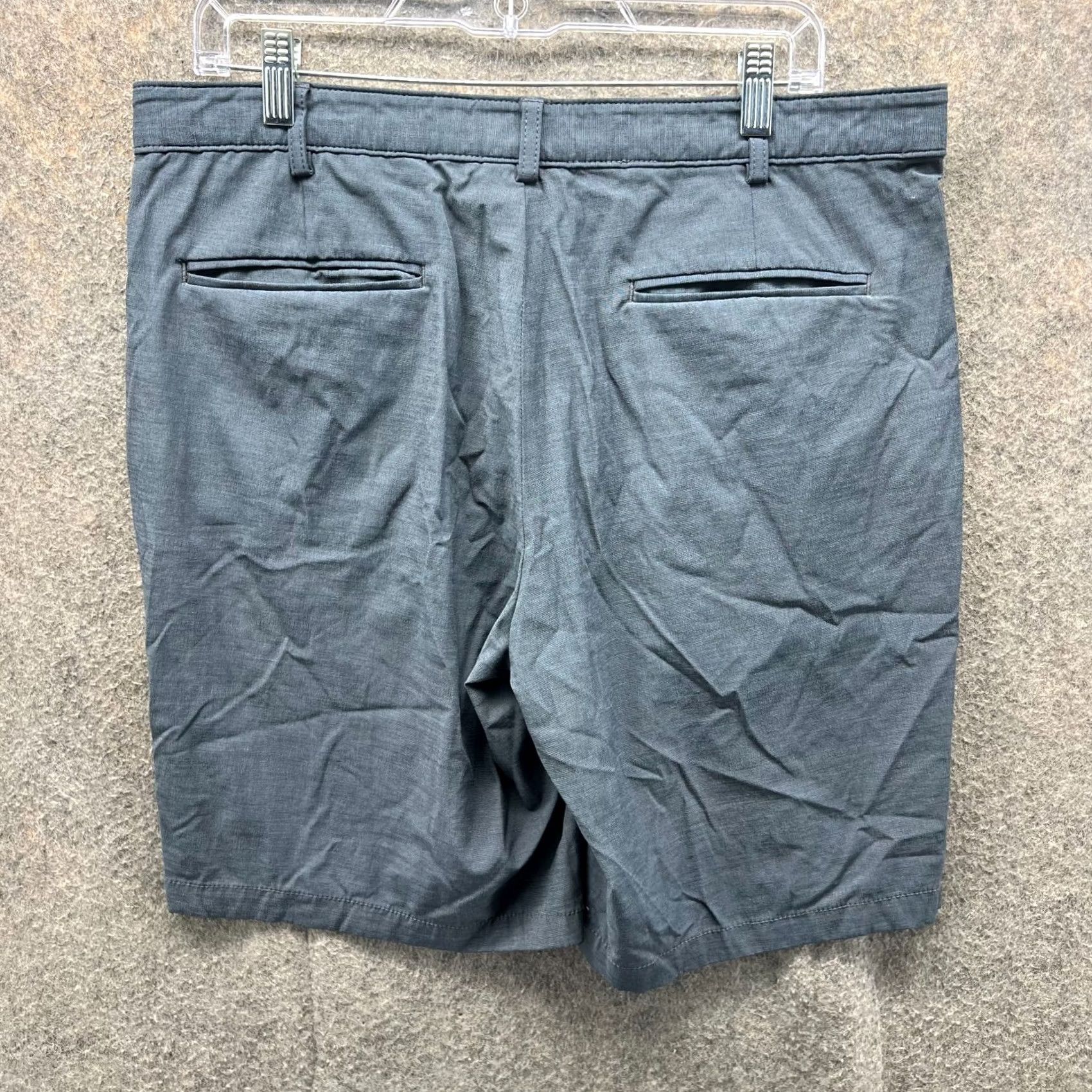 Izod Izod Shorts Mens 34 Heather Blue Chino Flat Front Straight Fit Golf Golfer Knit Size US 34 / EU 50 - 2 Thumbnail