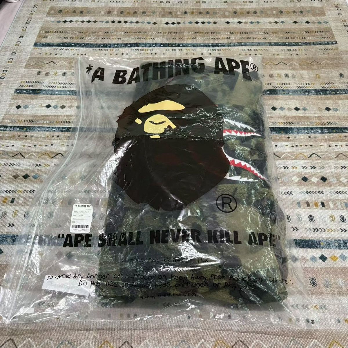 Bape ABC CAMO SHARK FULL ZIP HOODIE Size US L / EU 52-54 / 3 - 9 Thumbnail