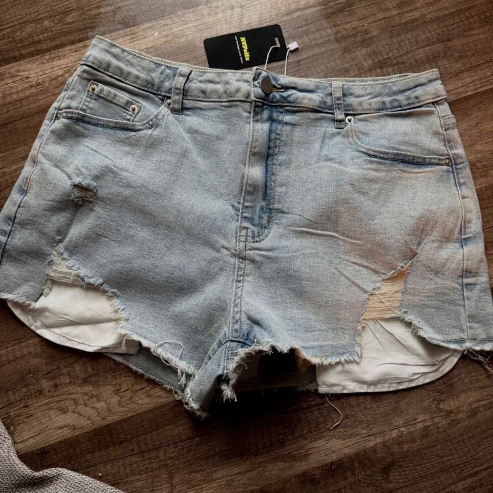 Other NVFelix Light Wash Distressed Denim Shorts Size 40" / US 18 - 1 Thumbnail