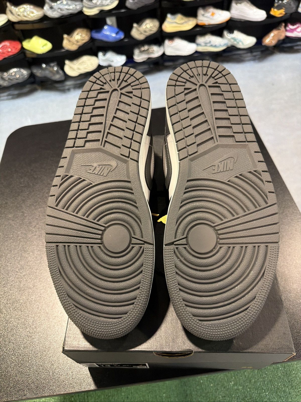 Jordan Brand Nike Air Jordan 1 Low Iron Gray Summit White Sneakers 553558 Size US 13 / EU 46 - 16 Thumbnail