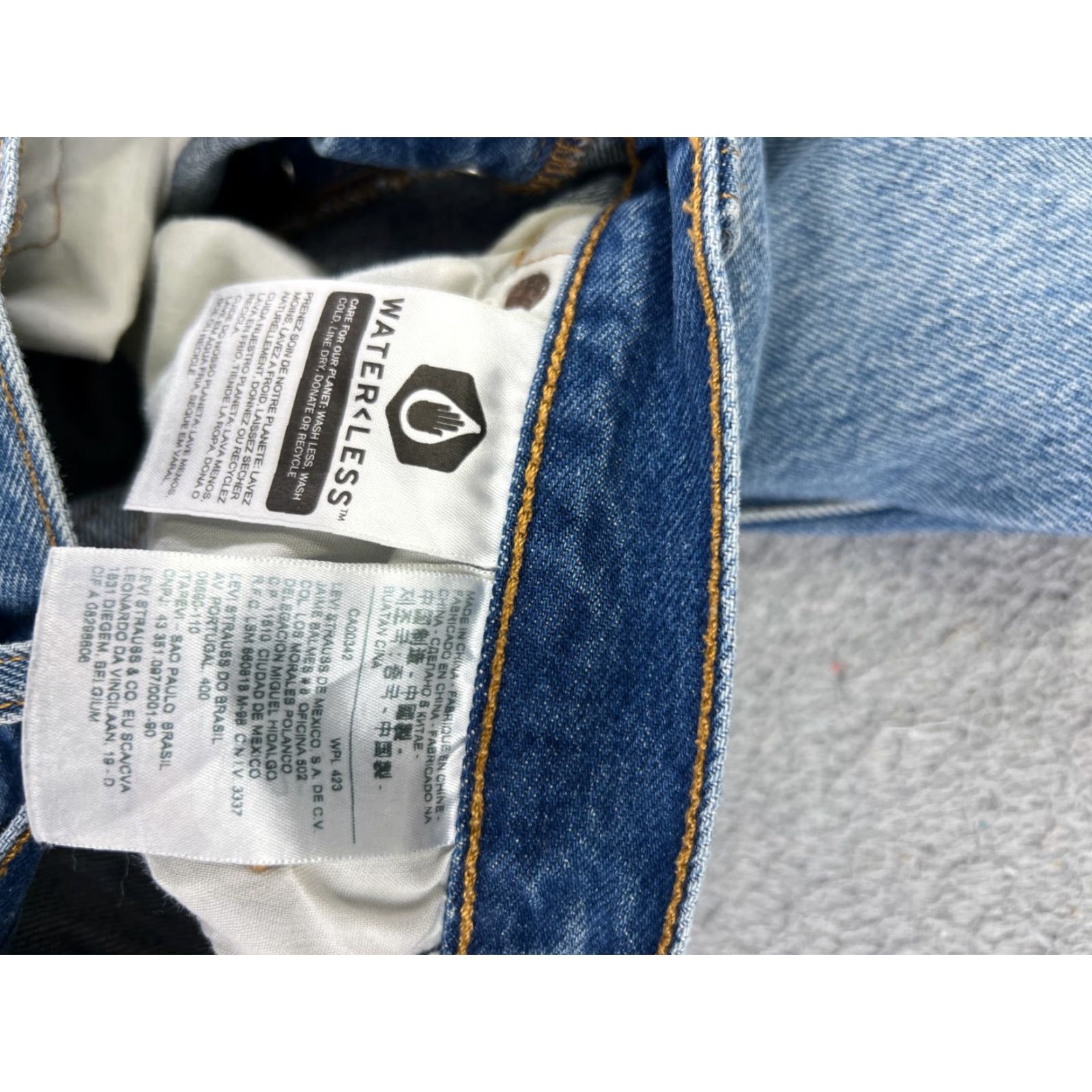 Levi's VINTAGE Levis Premium Jeans Womens 24 Blue Denim Distressed Wide-Leg Regular 5-Pocket Levi's Retro Baggy Stretch Size 42" / US 20 - 7 Thumbnail