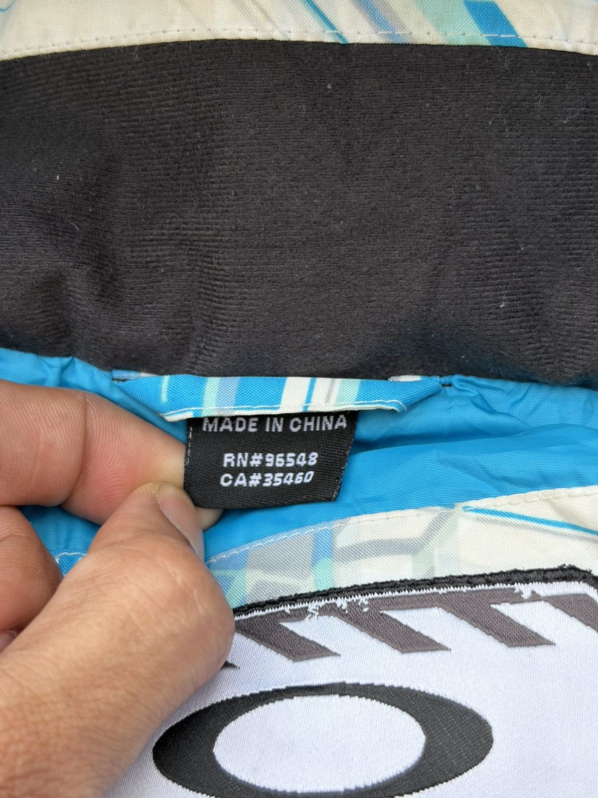 Oakley 00s Oakley Down Geometric Pattern Magnetic Closure Jacket Size US S / EU 44-46 / 1 - 16 Thumbnail