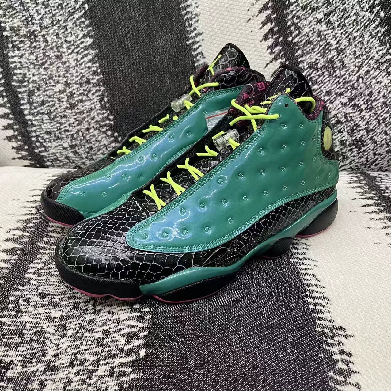 Jordan Brand Jordan Brand AIR JORDAN Green Lowtop Sneakers 12 Men Size US 12 / EU 45 - 1 Thumbnail