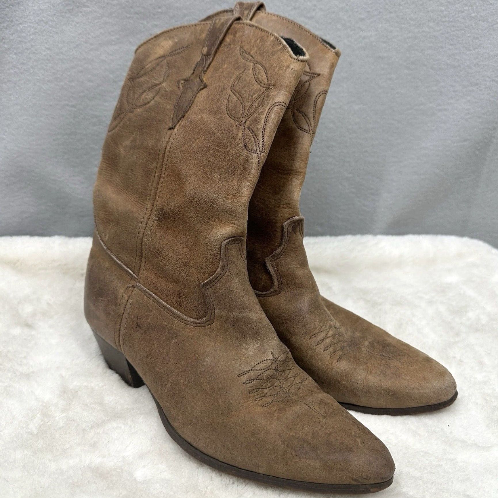 Vintage Laredo Boots Western Cowgirl Women’s Size 9 Boho Cottage Country Almond Toe Leather Chunky Heel Size US 9 / IT 39 - 2 Thumbnail