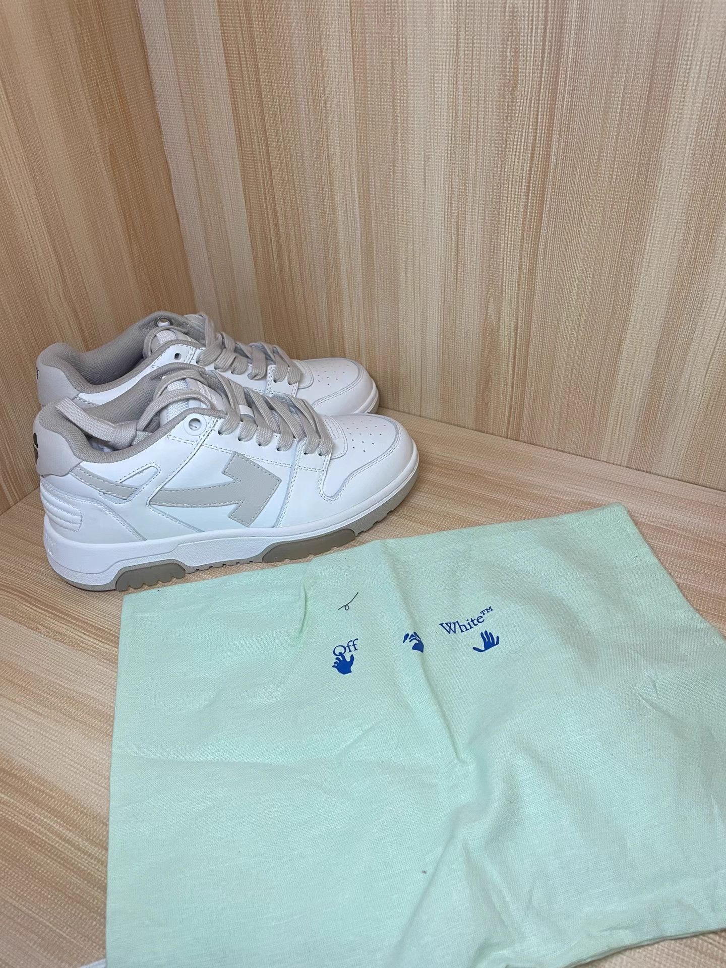 Off-White OFF WHITE “Out Of Office” (OOO) Sneakers K6 Size US 5 / IT 35 - 8 Thumbnail