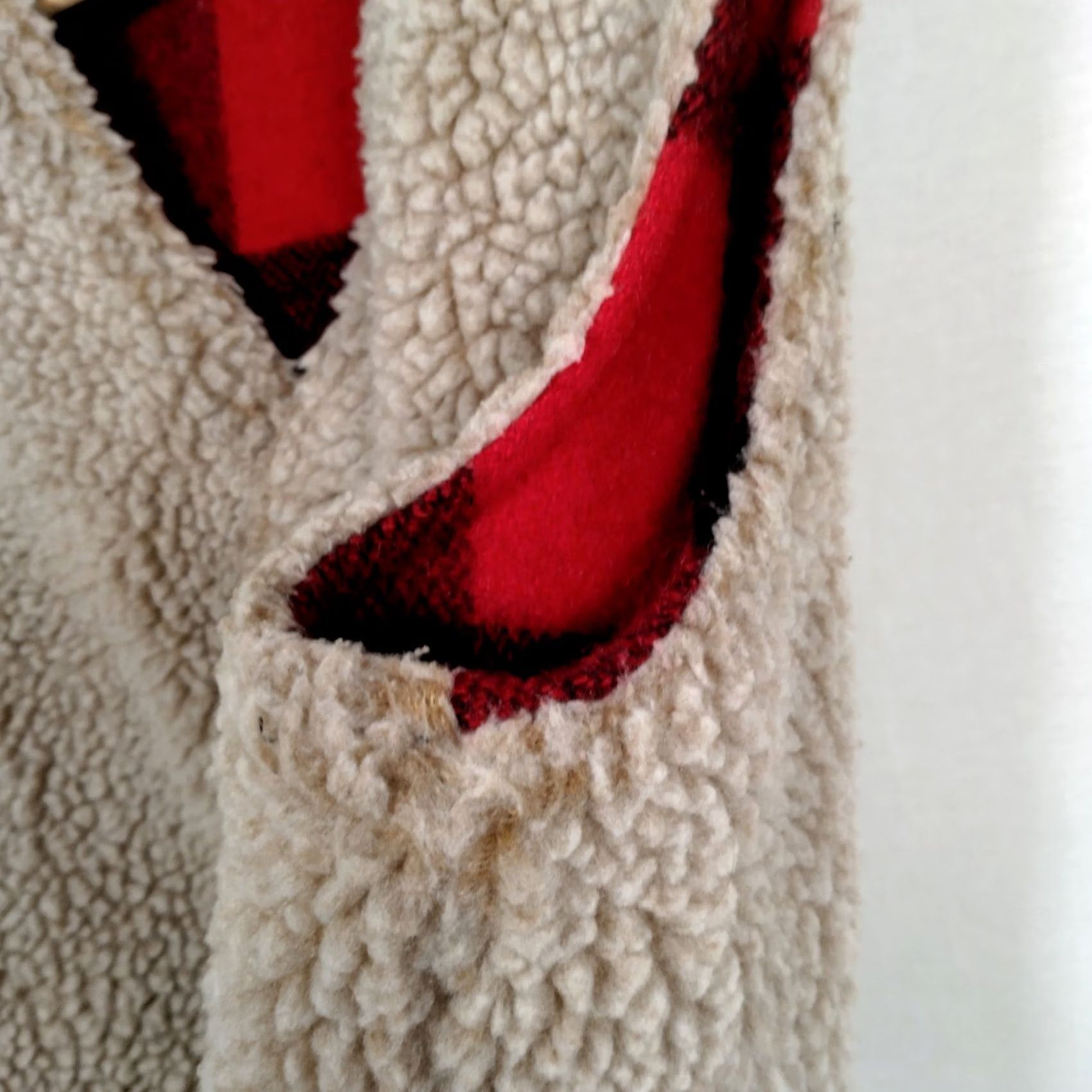 Vintage VINTAGE Woolrich Vest Medium Red Wool Blend Buffalo Plaid Snap Sherpa Lined Work Men M Red Buffalo Plaid Woolrich Vest Size US M / EU 48-50 / 2 - 5 Thumbnail