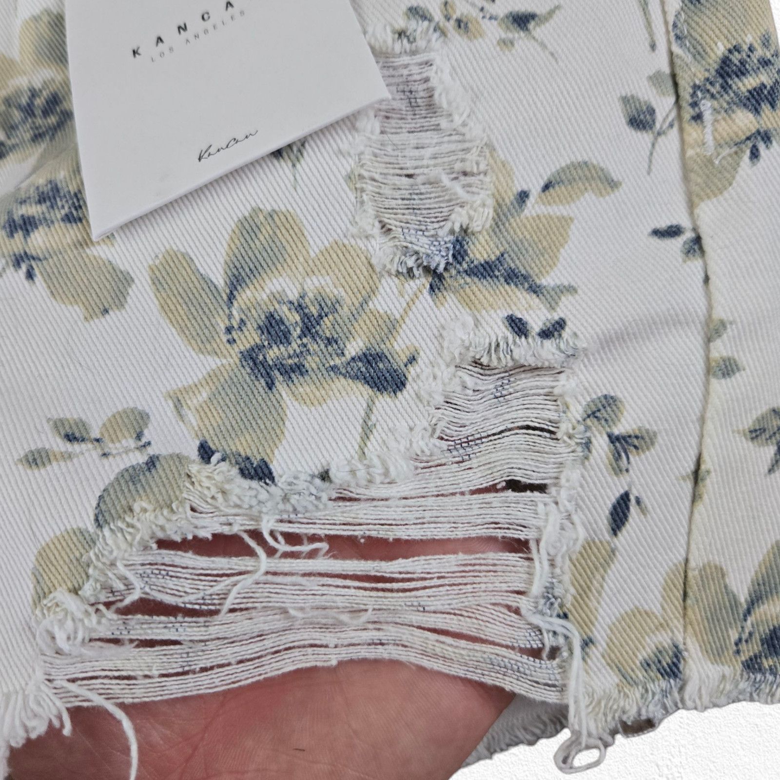 Other White Floral High Rise Distressed Denim Shorts Size Small Size 26" / US 2 / IT 38 - 6 Thumbnail