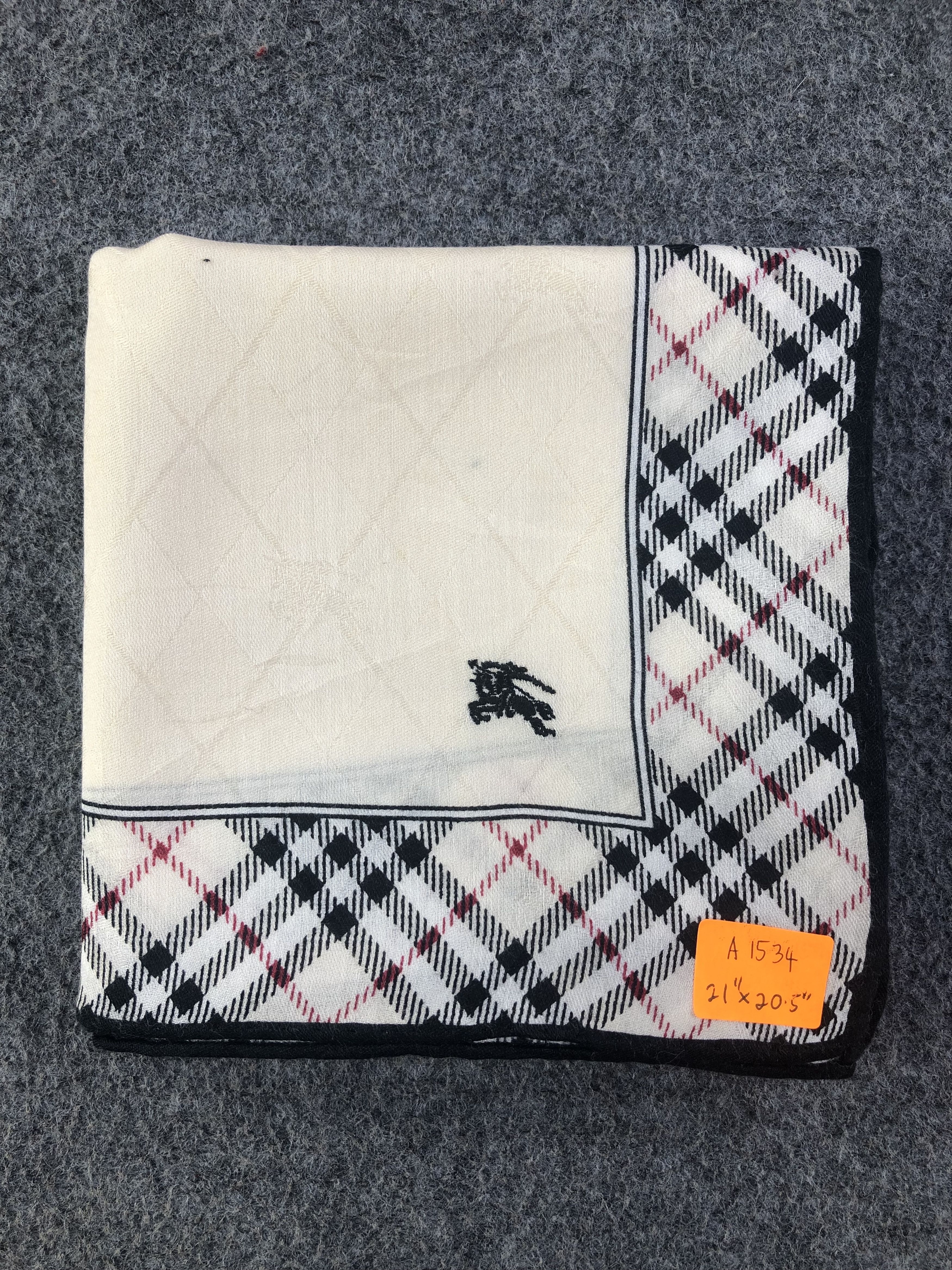 Burberry Burberry Handkerchief / Bandana / Neckerchief Size ONE SIZE - 7 Thumbnail