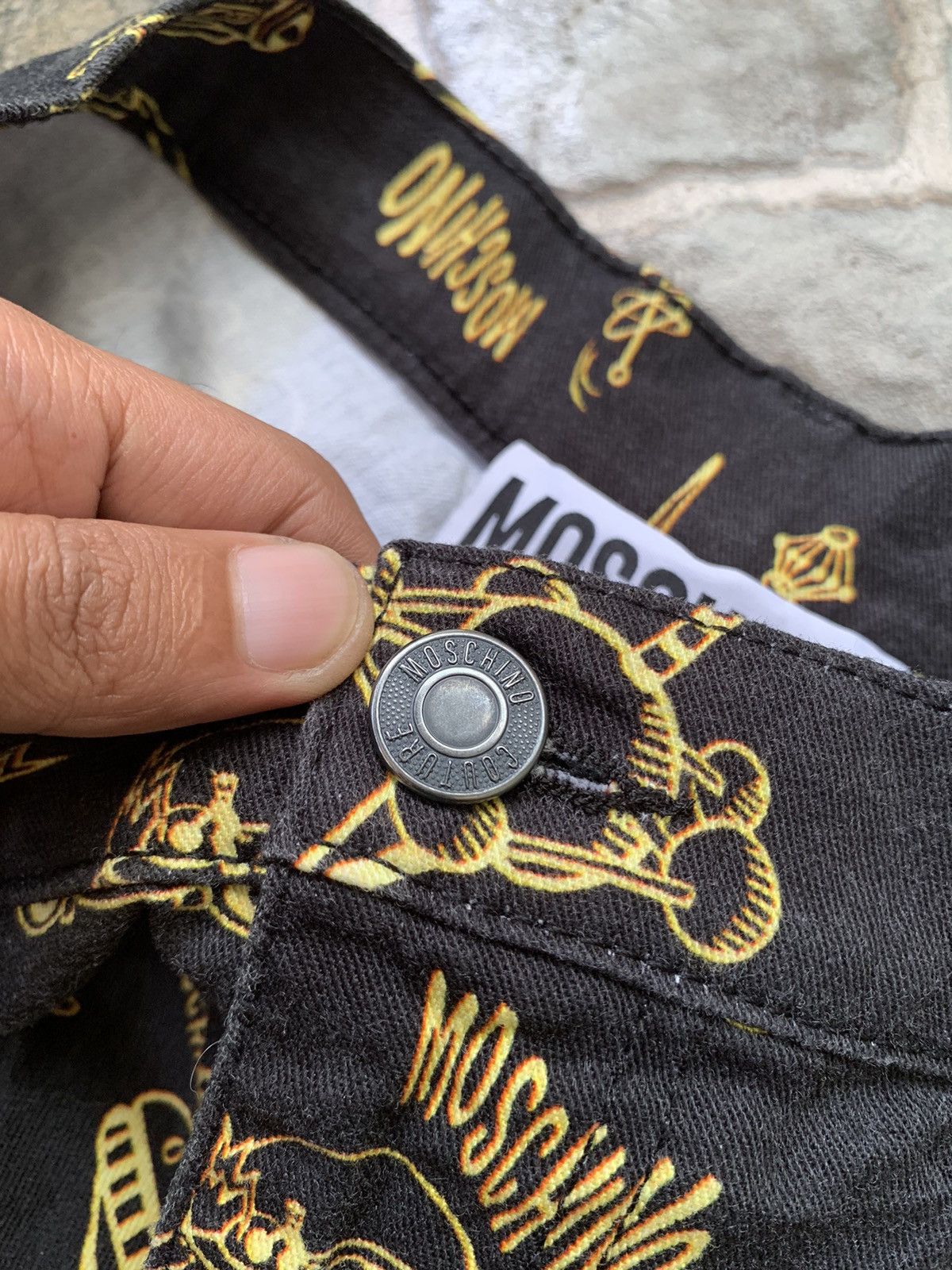 Moschino MOSCHINO SPACESHIP DESIGN AOP SHORT Size US 32 / EU 48 - 6 Thumbnail