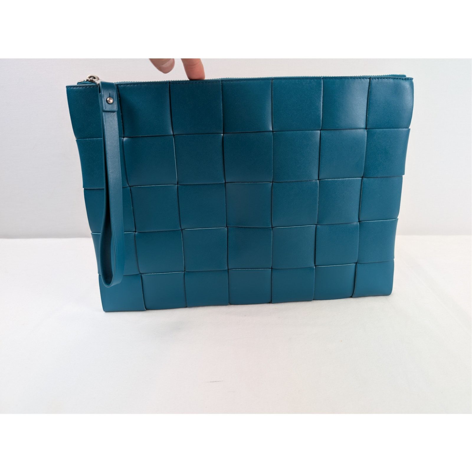 Bottega Veneta o1rshd1 Size: OS / Intrecciato woven leather clutch pouch Size ONE SIZE - 8 Thumbnail