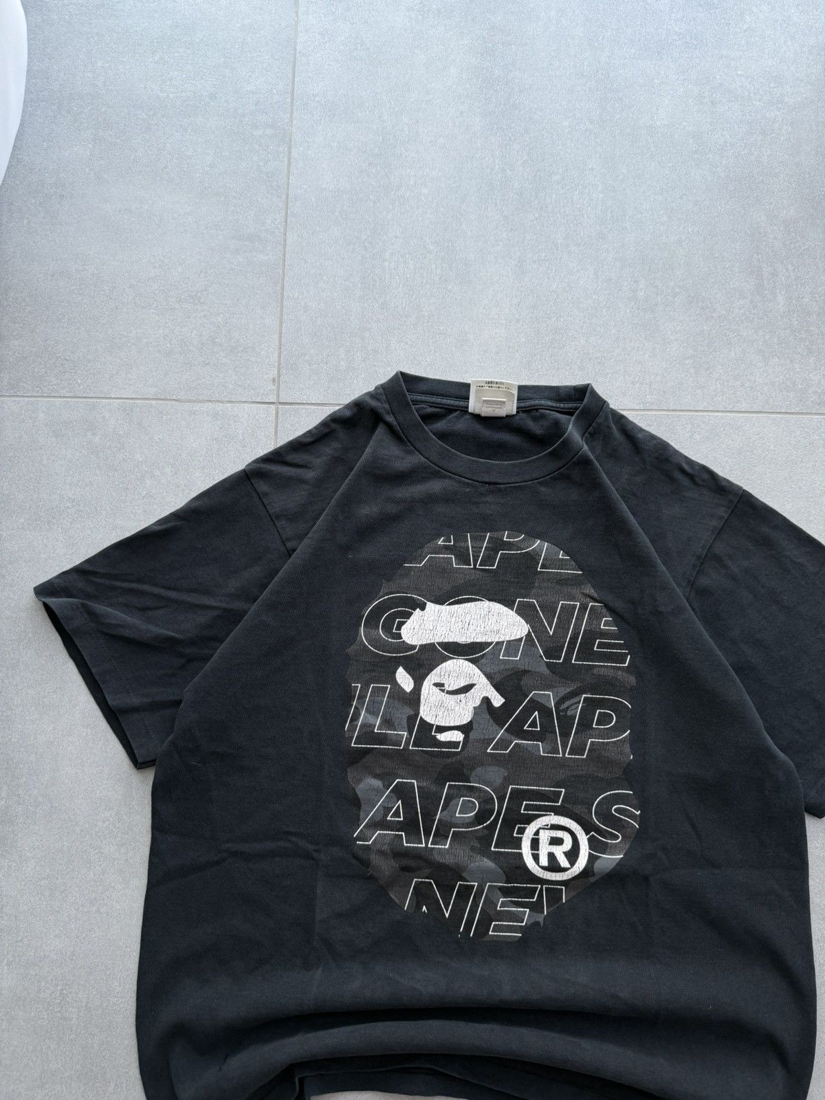 Bape A bathing Ape Vintage Big logo tee t-shirt hype y2k opium Size US L / EU 52-54 / 3 - 3 Thumbnail