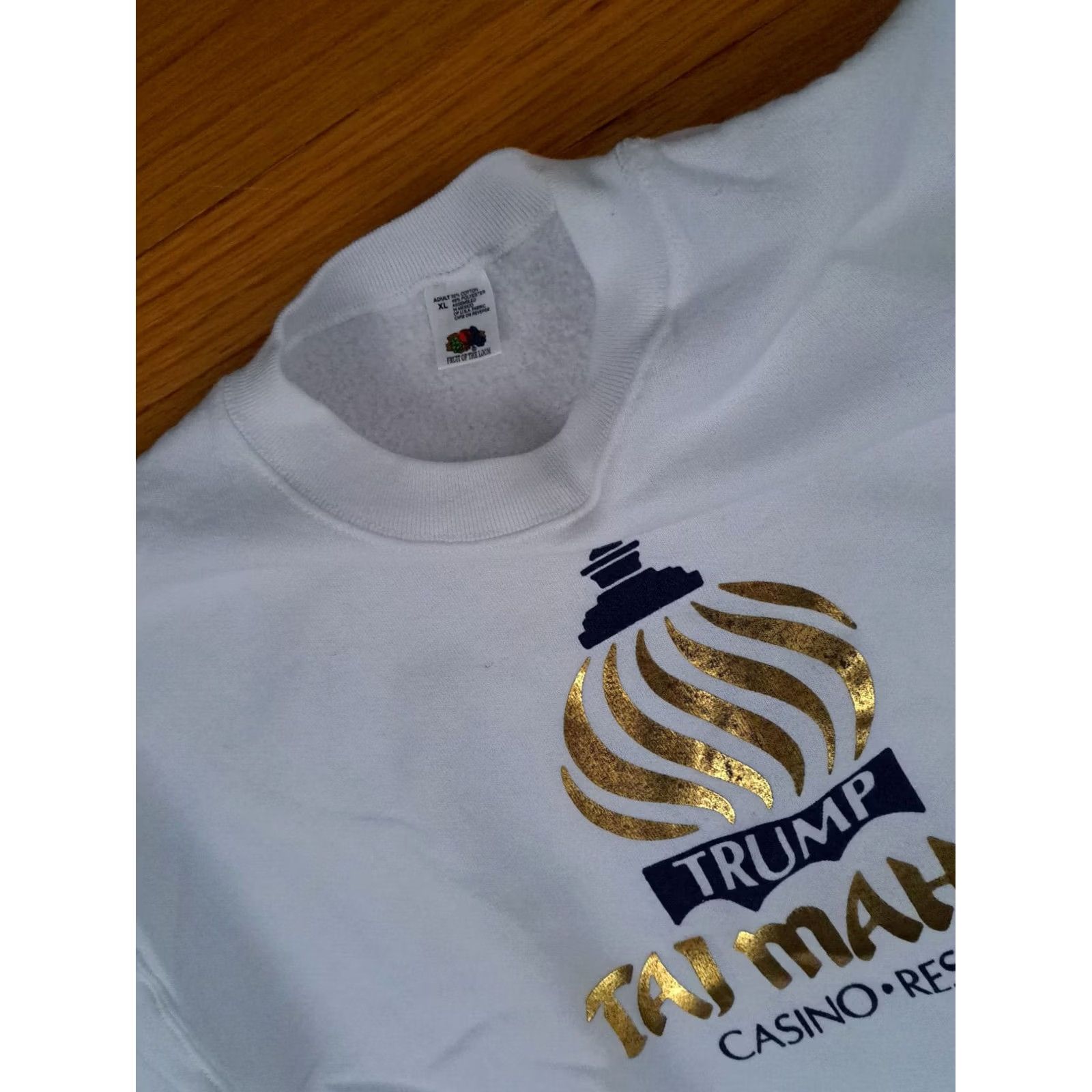 Fruit Of The Loom VINTAGE Trump Taj-Mahal Casino White Fruit of the Loom Printed Sweatshirt L White Embroidered Graphic Print Pullover Unisex Adults Mens Women Size US L / EU 52-54 / 3 - 3 Thumbnail