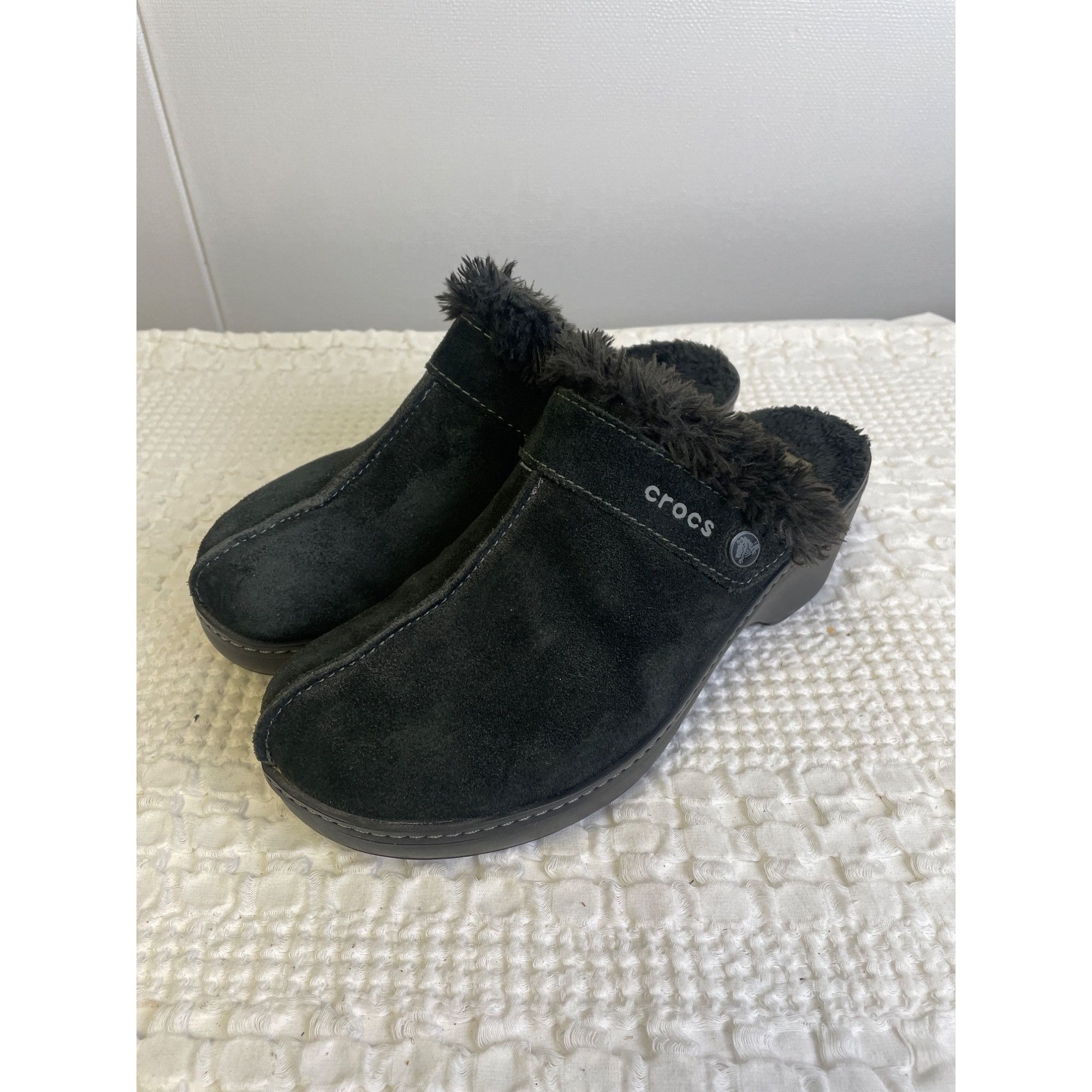 Crocs Crocs Women's Black Suede Shoes/Slide onClogs Size 9 SKU 248 Size US 8 / IT 38 - 4 Thumbnail