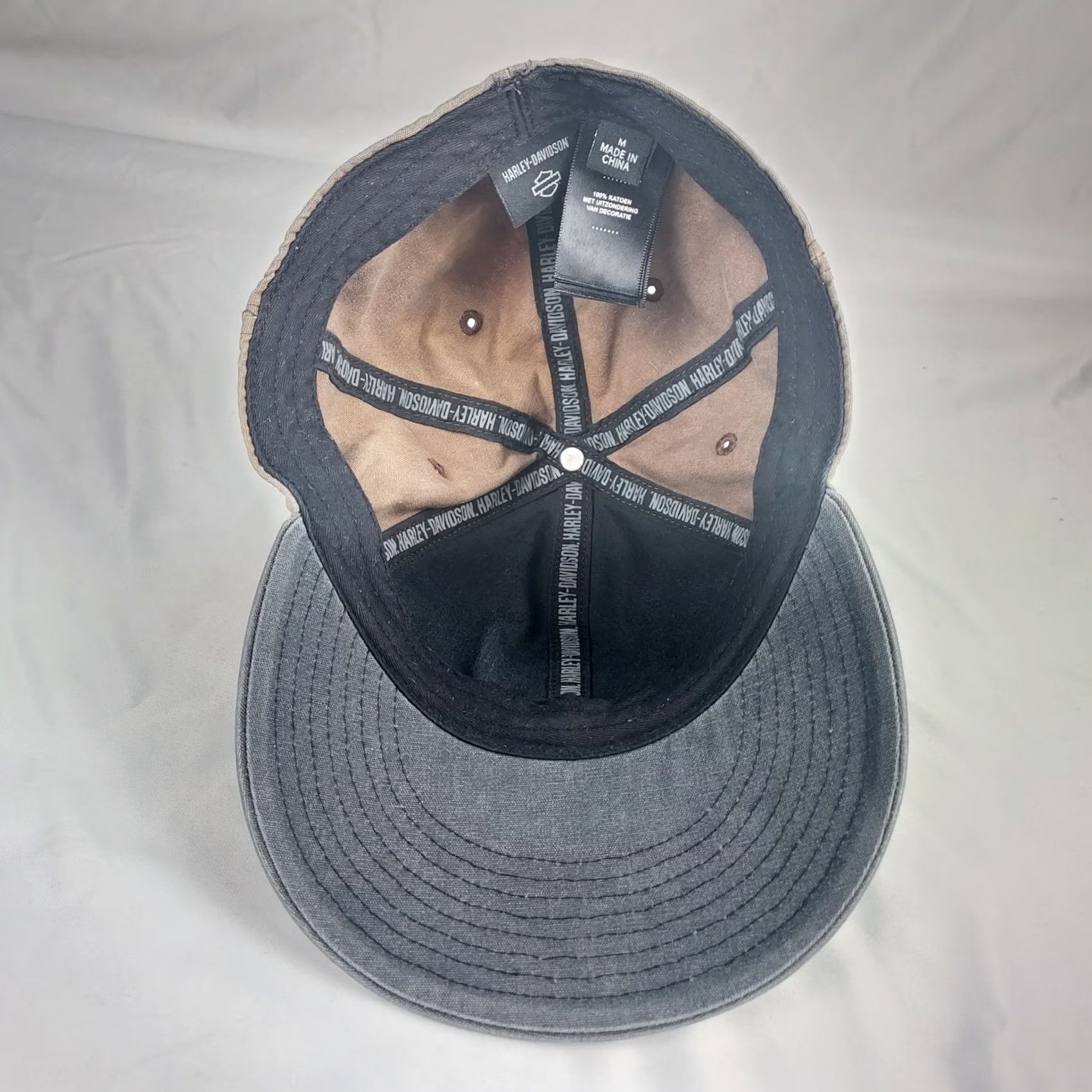 Harley Davidson Harley-Davidson Fitted Hat Tan Gray Two Tone Logo Patch Cap Pre-Owned Mens One Size Cotton Baseball Cap Size ONE SIZE - 4 Thumbnail
