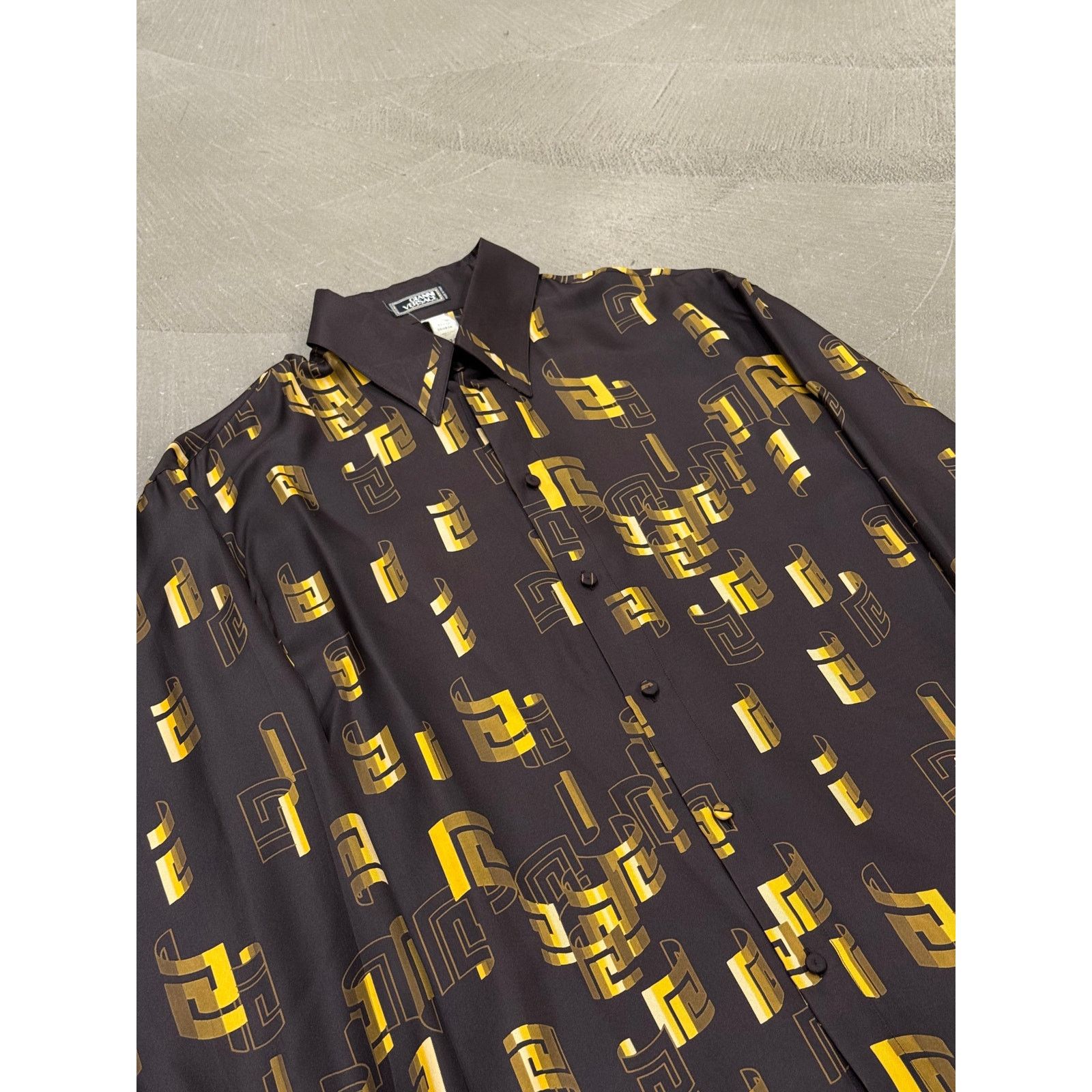 Versace 1990s Gianni Versace geometric silk shirt Size US L / EU 52-54 / 3 - 2 Thumbnail
