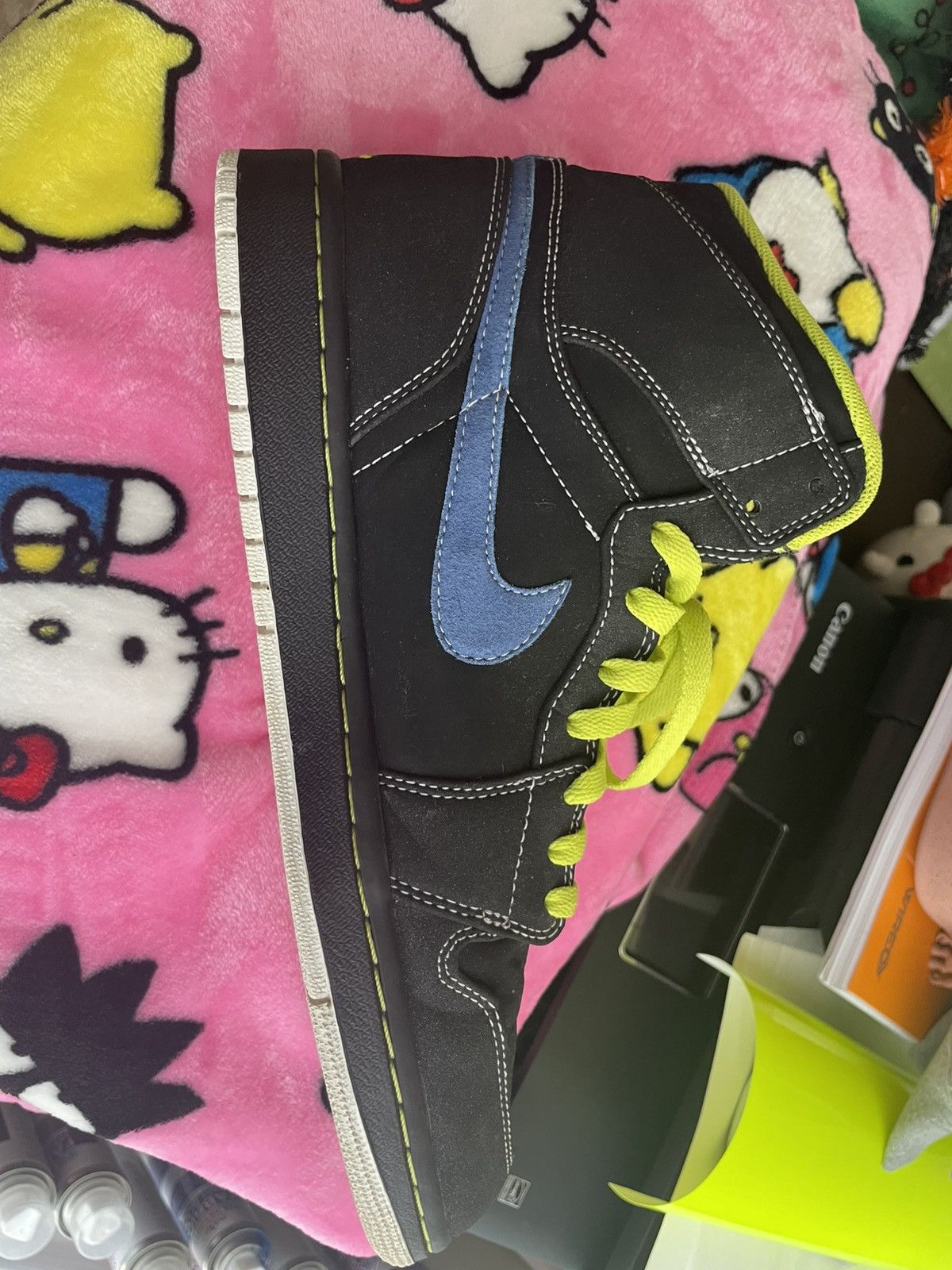 Nike Jordan 1 Retro Black Cyber Size US 10.5 / EU 43-44 - 10 Thumbnail
